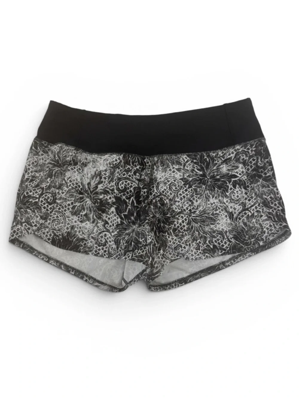 Lululemon Run Times Short II Serigraph Alpine Running Shorts White Black, Size 6
